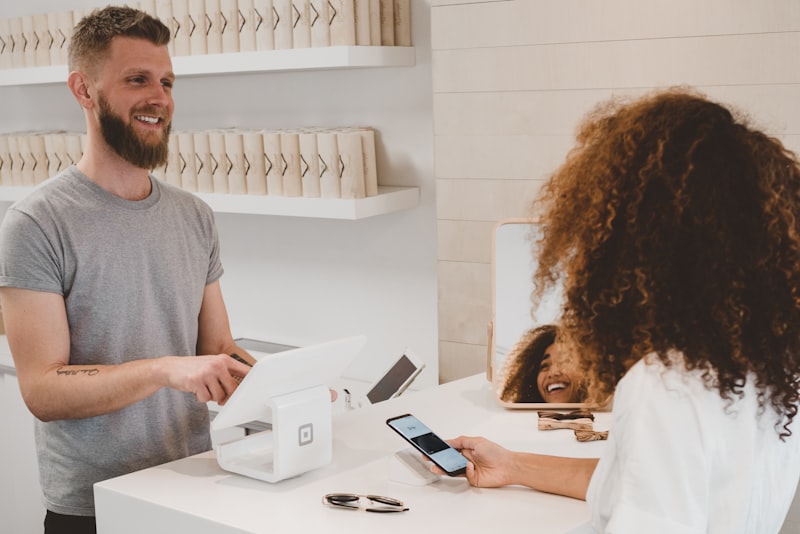 How Retailers Can Use AI Agents to Automate Customer Service, Product Discovery, Order Tracking, Returns, and Personalized Shopping Experiences